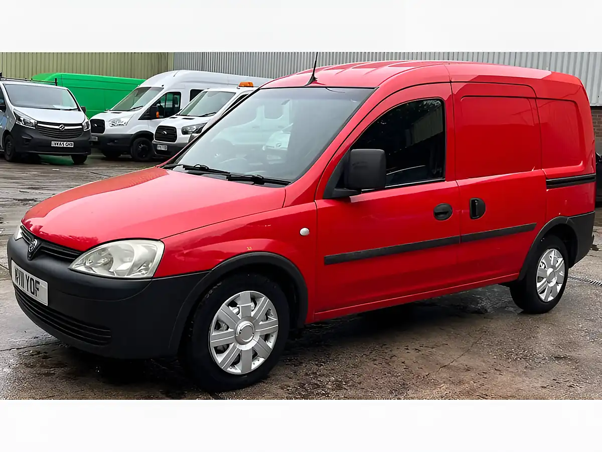Used 2011 Vauxhall Combo Ecoflex Red - Interior and Exterior details 14