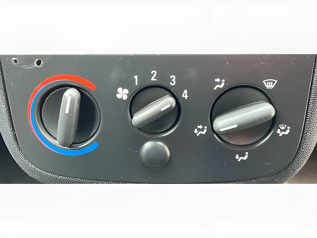 Used 2011 Vauxhall Combo Ecoflex Red - Interior and Exterior details 18