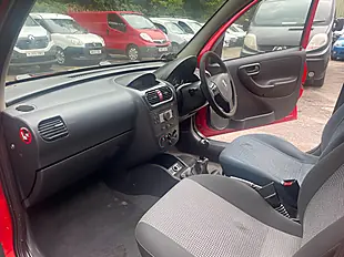 Used 2011 Vauxhall Combo Ecoflex Red - Interior and Exterior details 19