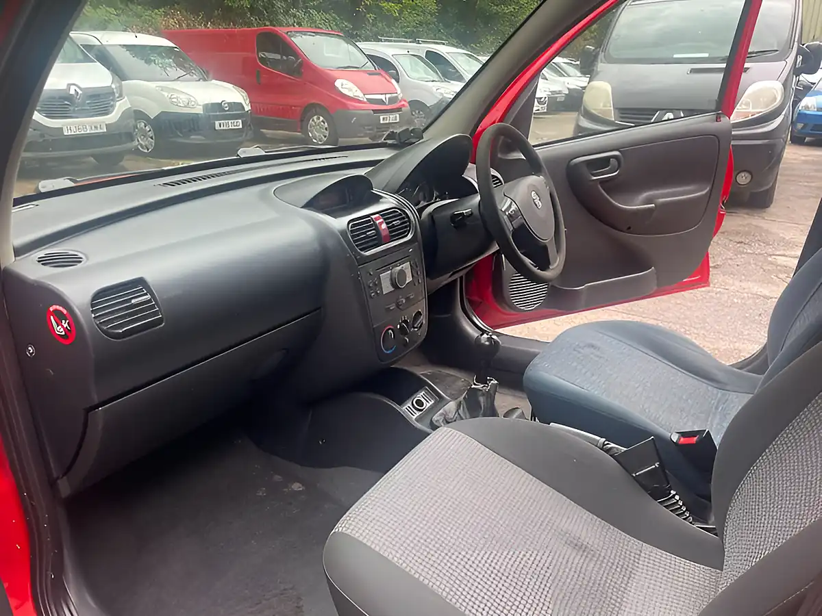 Used 2011 Vauxhall Combo Ecoflex Red - Interior and Exterior details 19