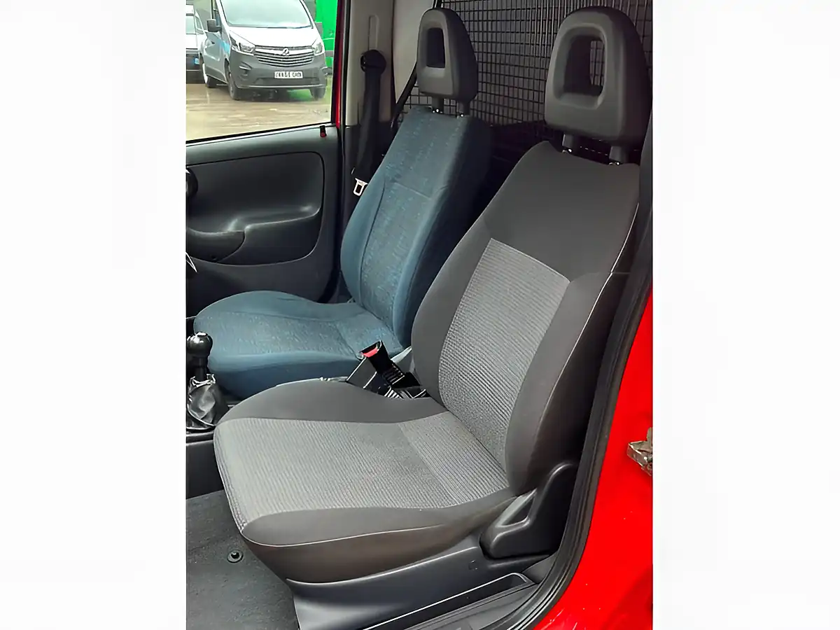 Used 2011 Vauxhall Combo Ecoflex Red - Interior and Exterior details 20