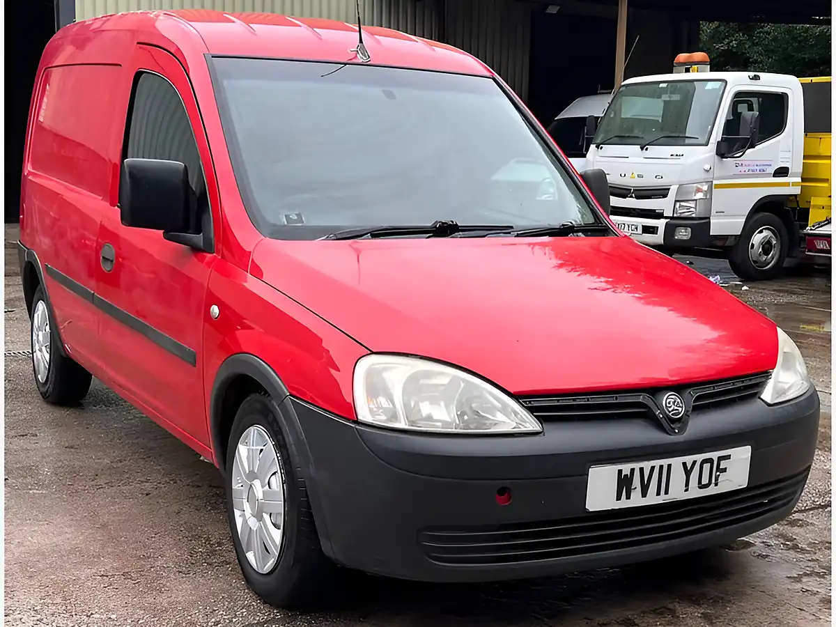 Used 2011 Vauxhall Combo Ecoflex Red - Interior and Exterior details 3