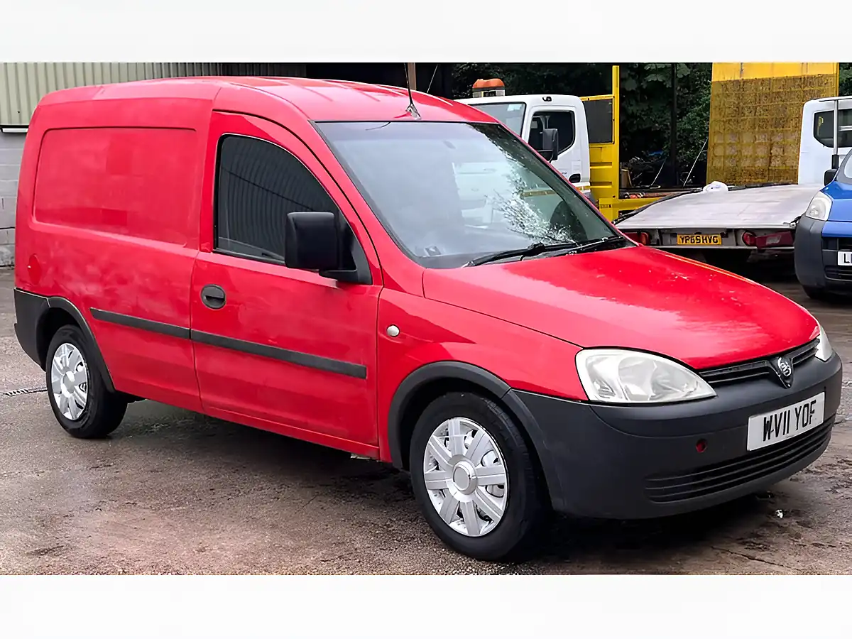 Used 2011 Vauxhall Combo Ecoflex Red - Interior and Exterior details 4