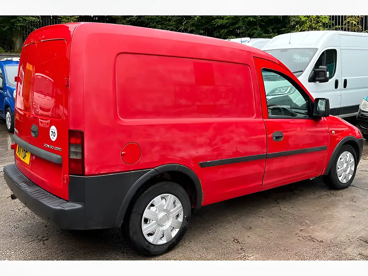 Used 2011 Vauxhall Combo Ecoflex Red - Interior and Exterior details 8