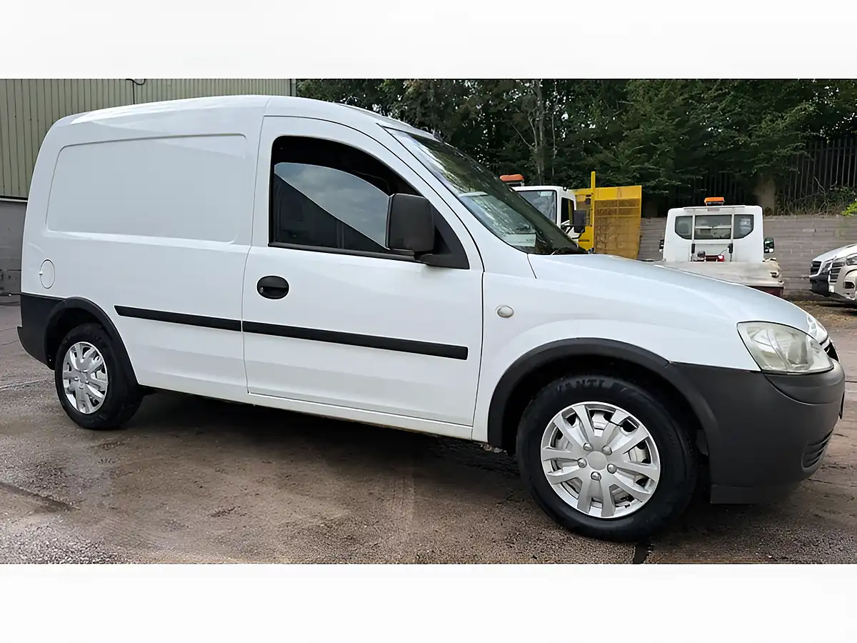 Used 2011 Vauxhall Combo Panel Van White - Front View