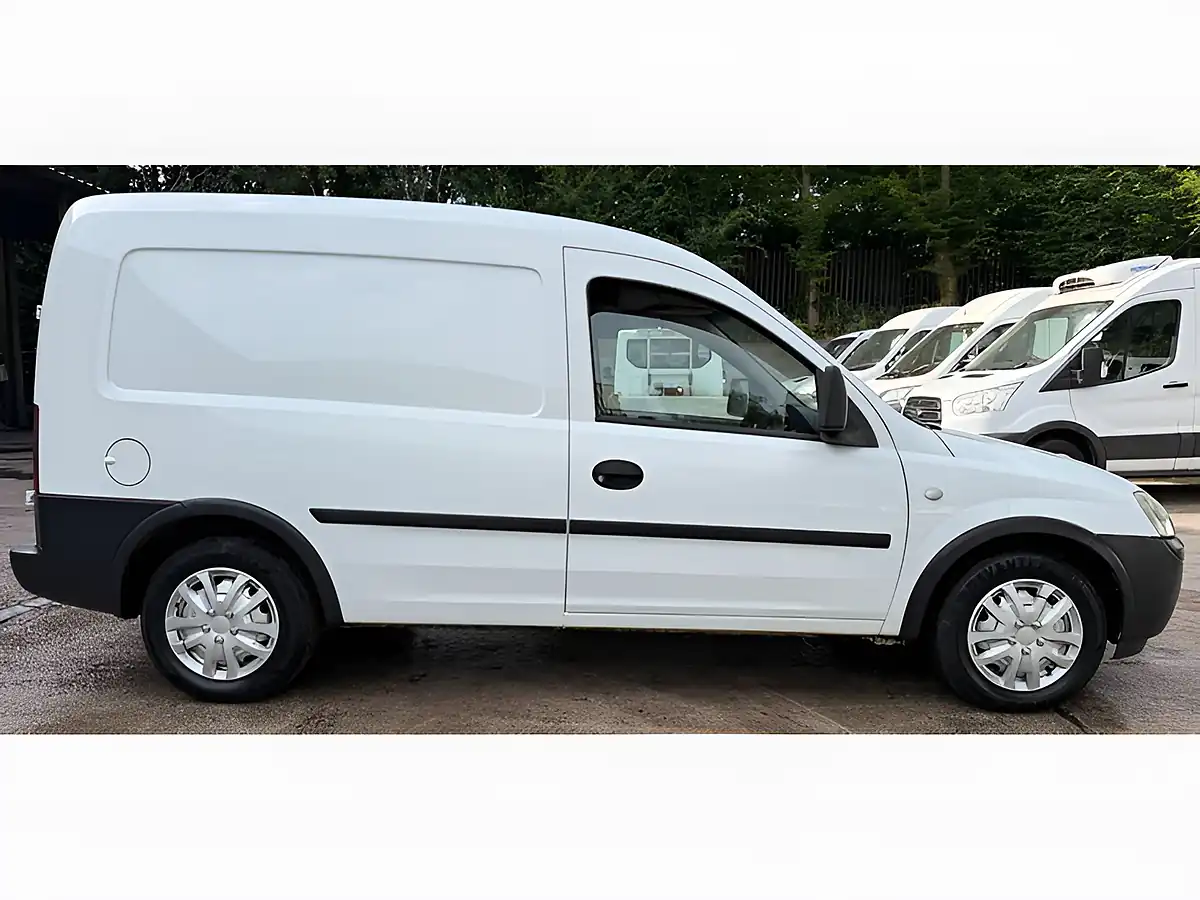 Used 2011 Vauxhall Combo Panel Van White - Interior and Exterior details 12
