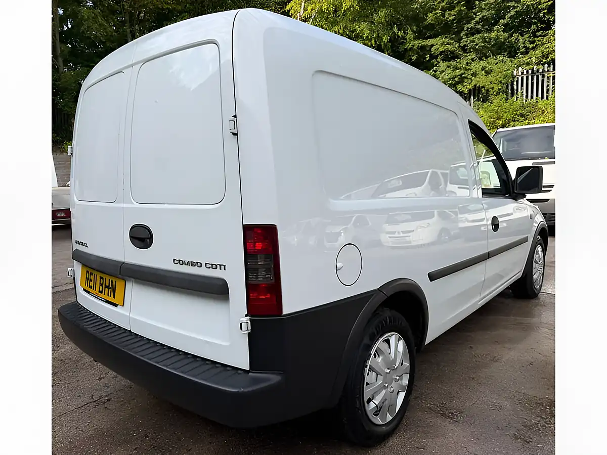 Used 2011 Vauxhall Combo Panel Van White - Interior and Exterior details 14