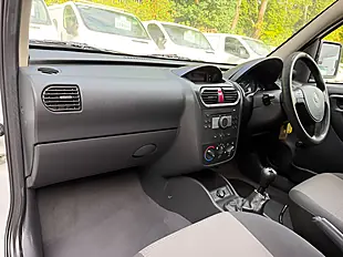 Used 2011 Vauxhall Combo Panel Van White - Interior and Exterior details 16