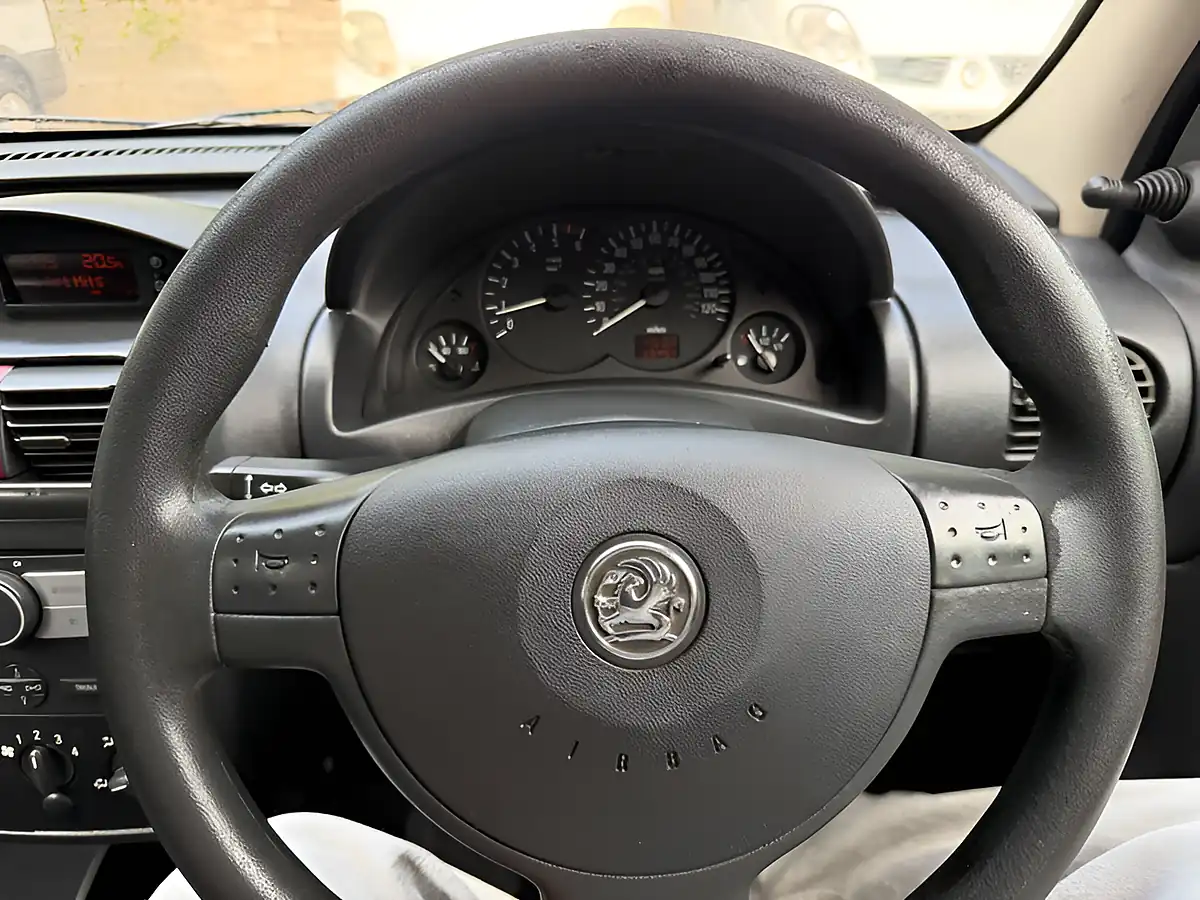 Used 2011 Vauxhall Combo Panel Van White - Interior and Exterior details 18
