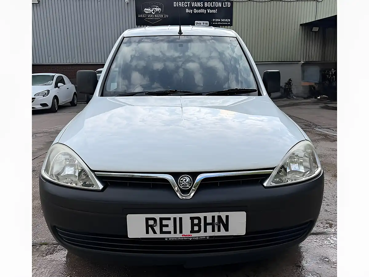 Used 2011 Vauxhall Combo Panel Van White - Interior and Exterior details 2