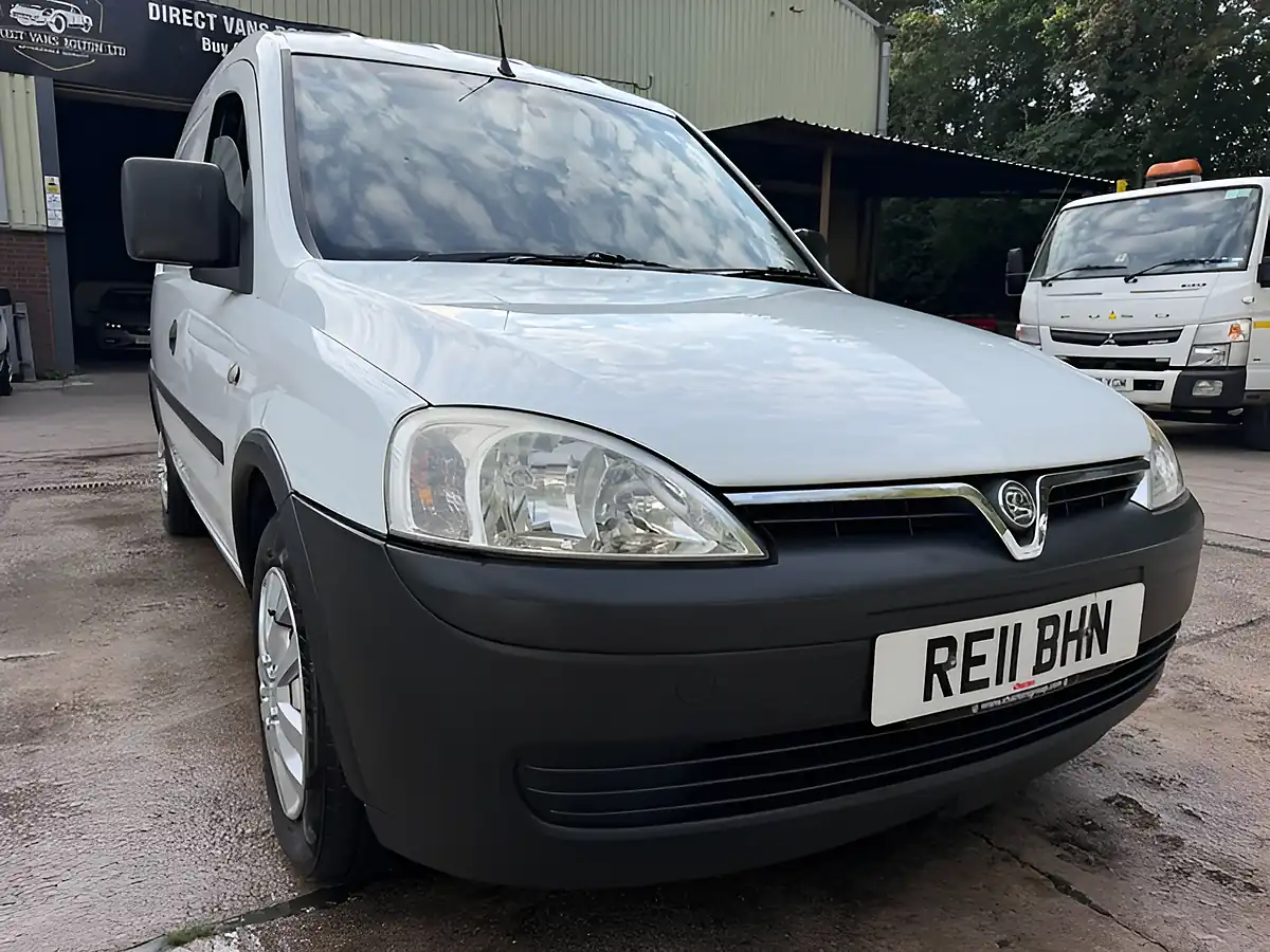 Used 2011 Vauxhall Combo Panel Van White - Interior and Exterior details 6