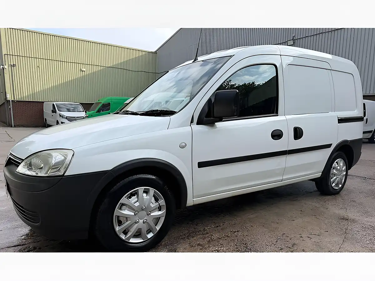Used 2011 Vauxhall Combo Panel Van White - Interior and Exterior details 8