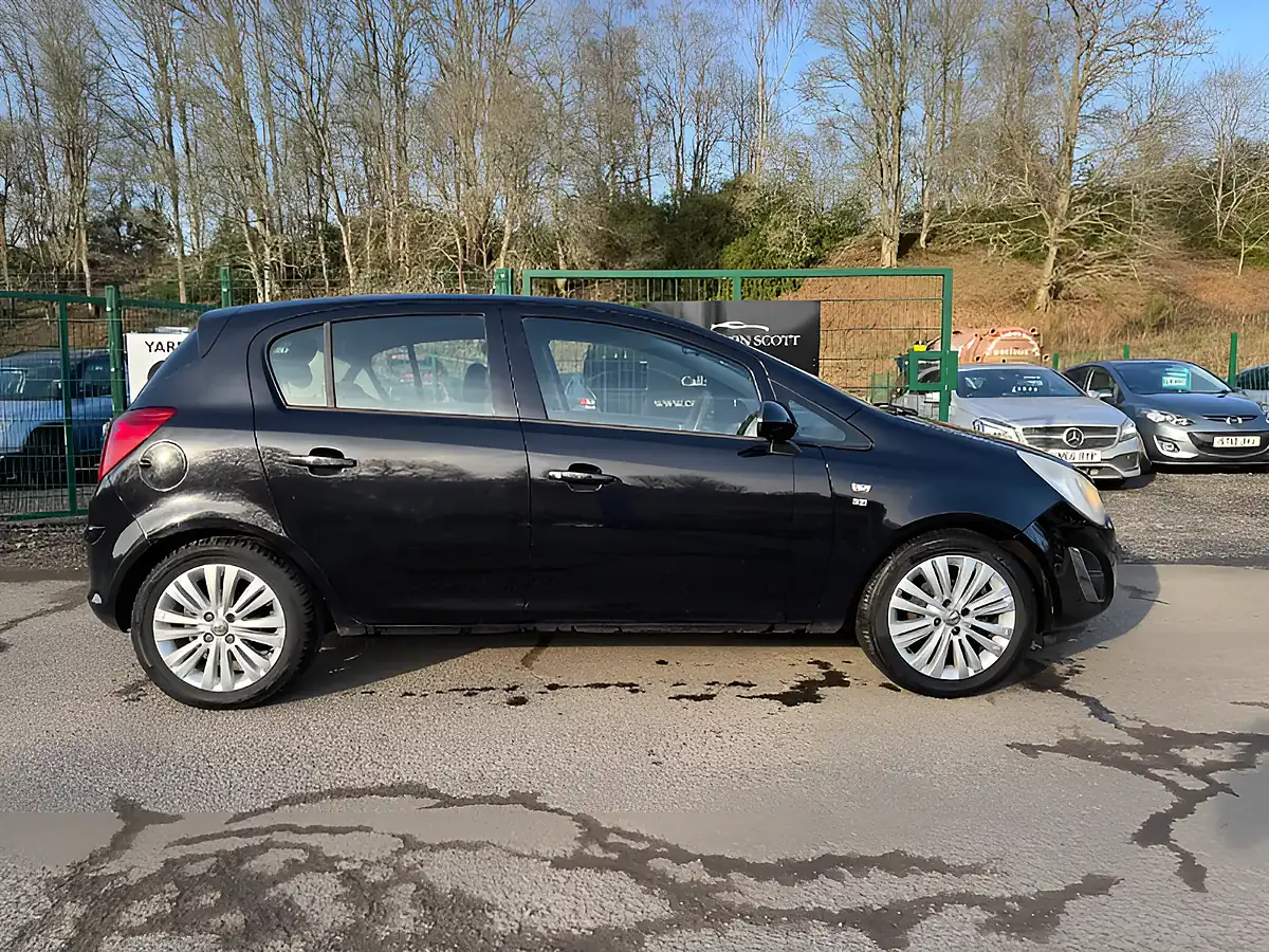 Used 2011 Vauxhall Corsa Excite Black - Interior and Exterior details 10
