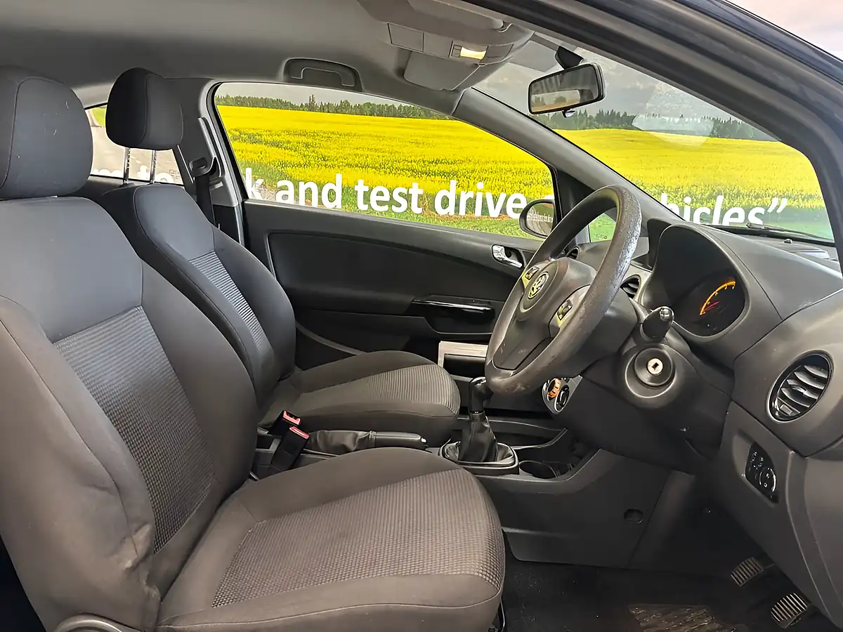 Used 2011 Vauxhall Corsa Excite Blue - Interior and Exterior details 19