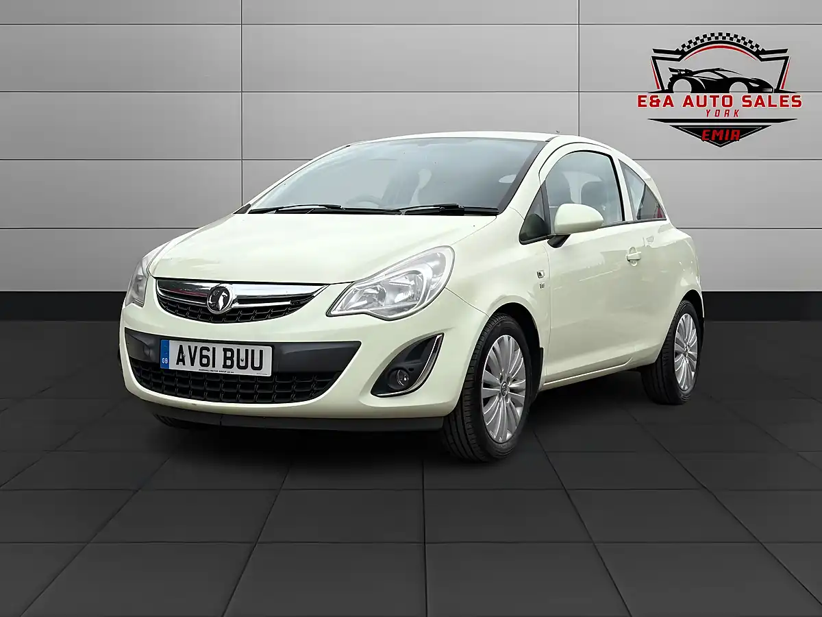 Used 2011 Vauxhall Corsa Excite Green - Interior and Exterior details 3