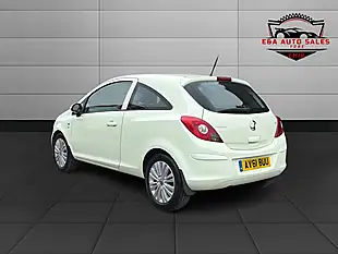 Used 2011 Vauxhall Corsa Excite Green - Interior and Exterior details 5