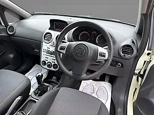 Used 2011 Vauxhall Corsa Excite Green - Interior and Exterior details 9