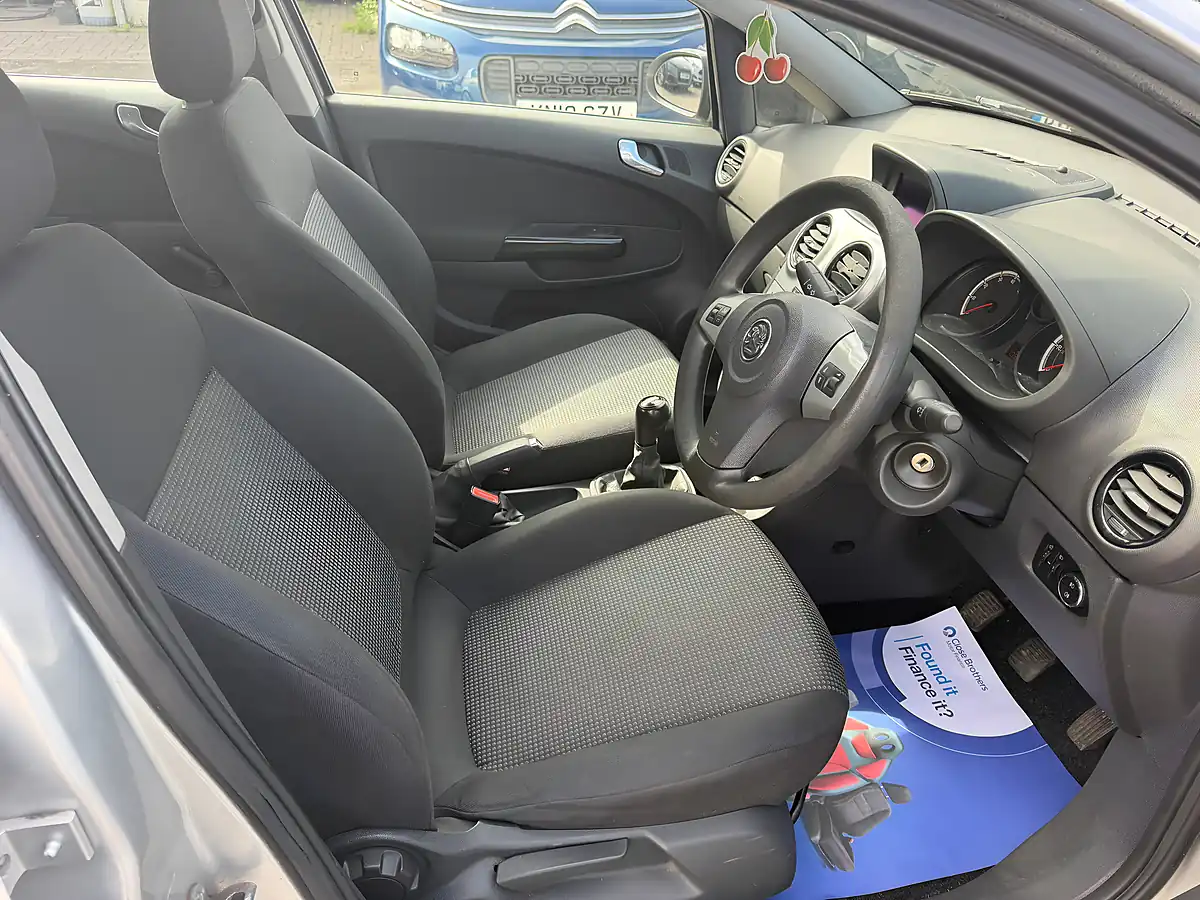 Used 2011 Vauxhall Corsa Excite Silver - Interior and Exterior details 10