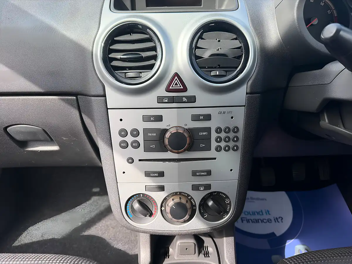 Used 2011 Vauxhall Corsa Excite Silver - Interior and Exterior details 14