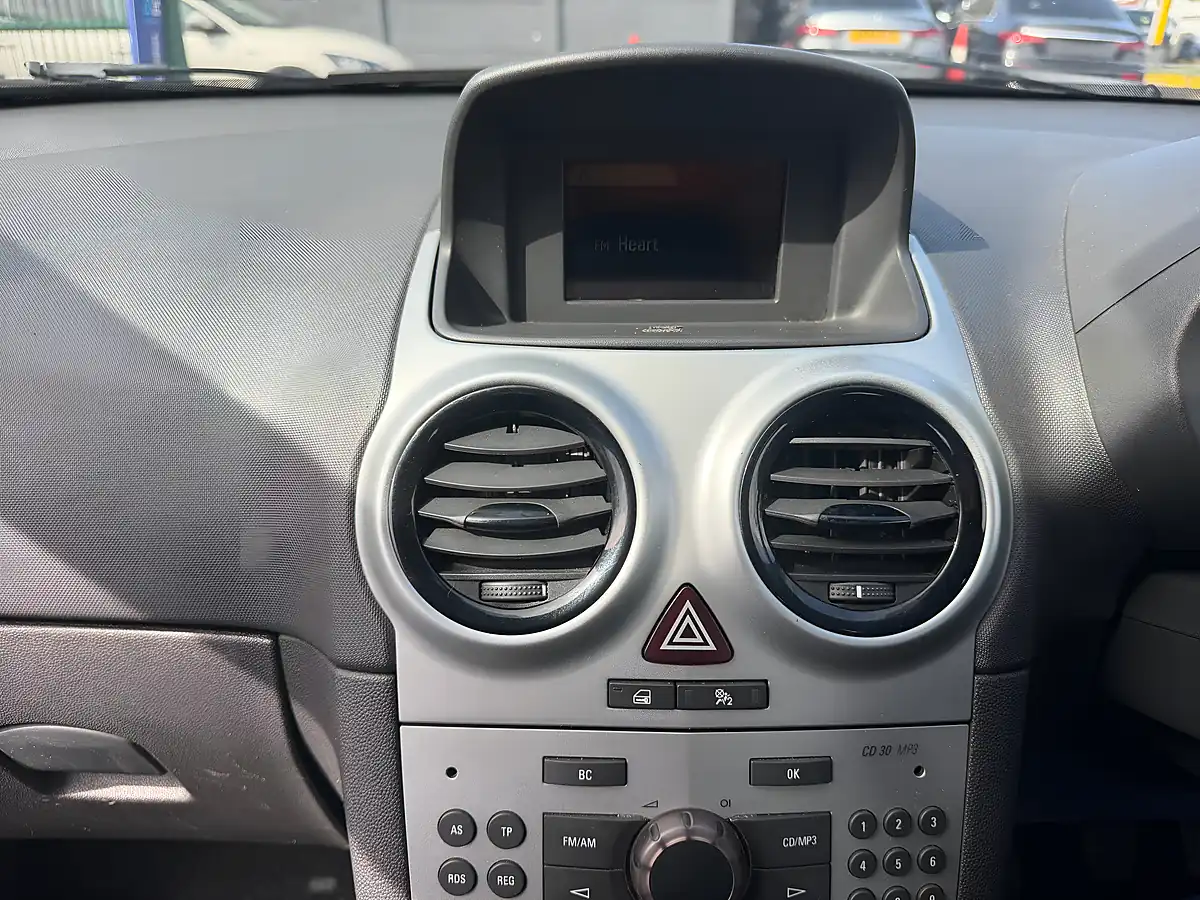 Used 2011 Vauxhall Corsa Excite Silver - Interior and Exterior details 15