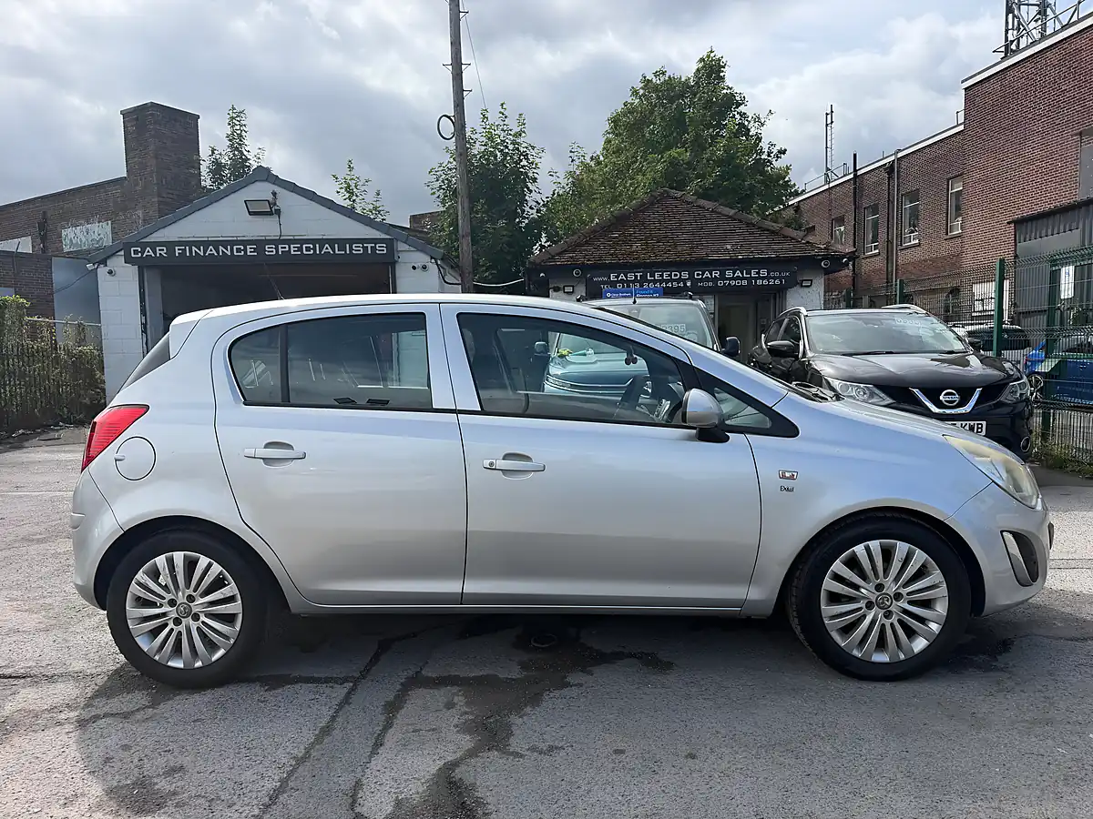 Used 2011 Vauxhall Corsa Excite Silver - Interior and Exterior details 2