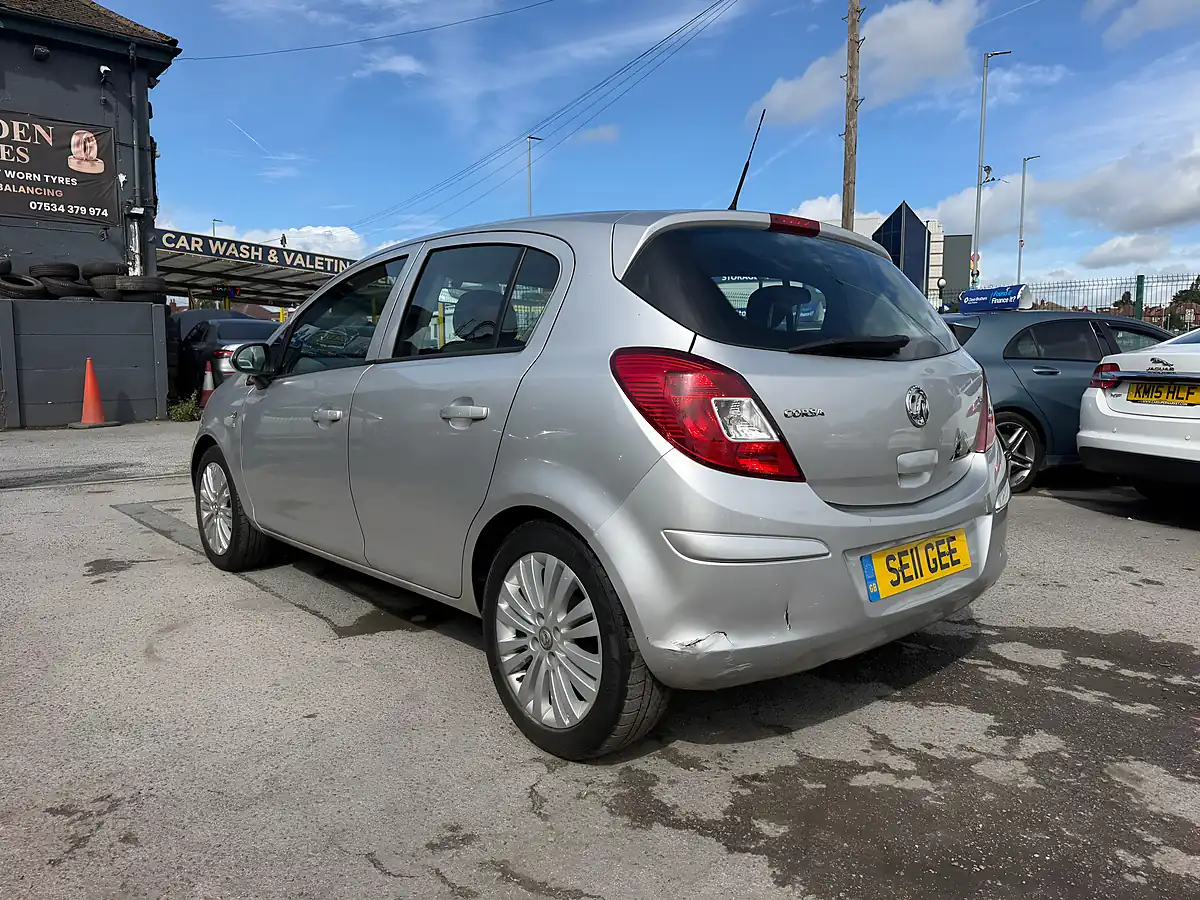 Used 2011 Vauxhall Corsa Excite Silver - Interior and Exterior details 5
