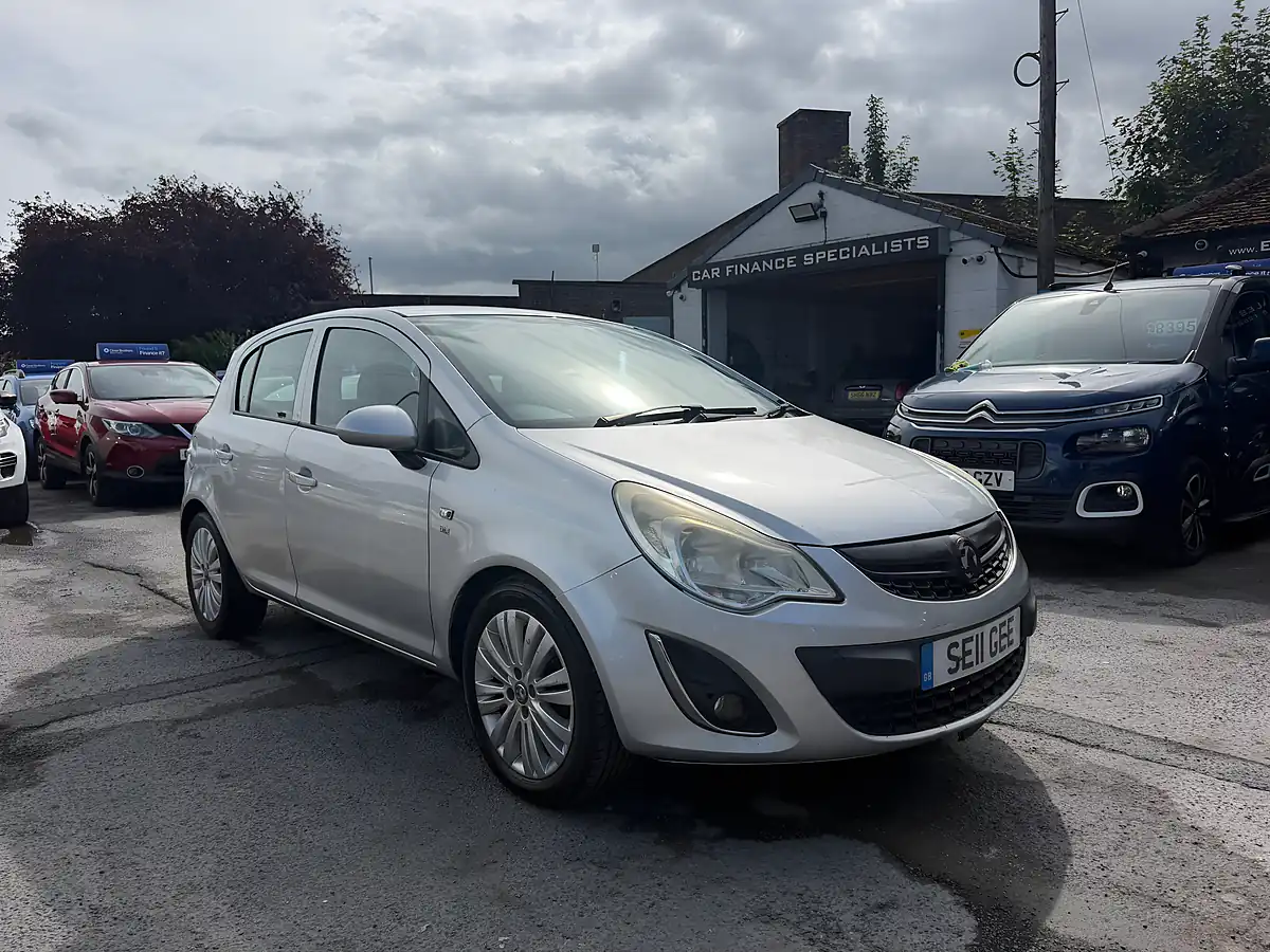 Used 2011 Vauxhall Corsa Excite Silver - Interior and Exterior details 9