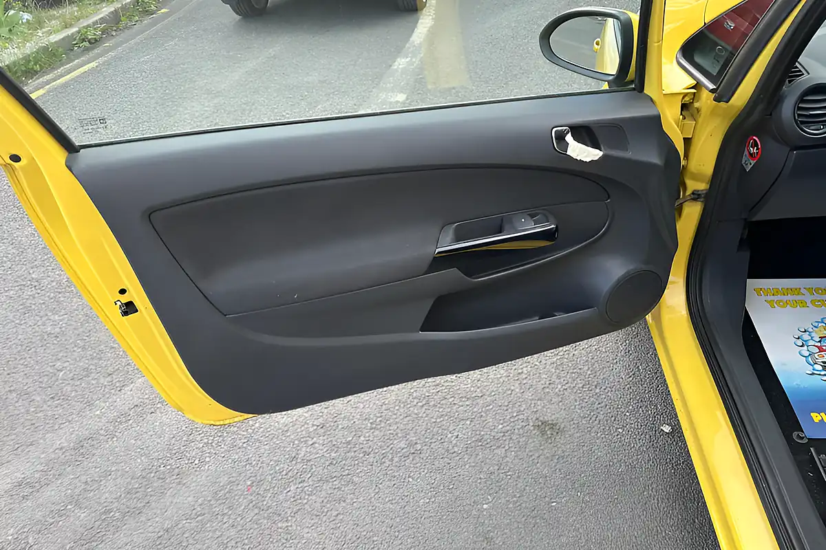 Used 2011 Vauxhall Corsa Excite Yellow - Interior and Exterior details 18