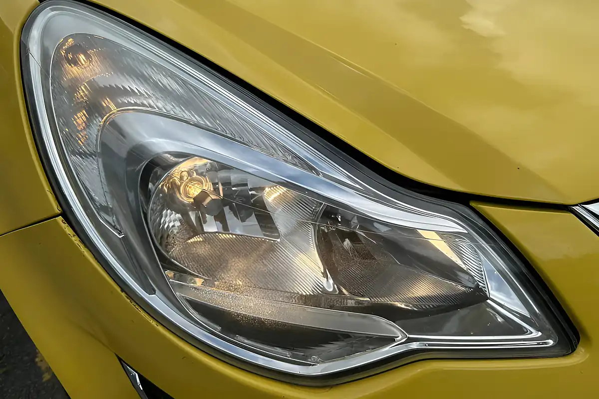Used 2011 Vauxhall Corsa Excite Yellow - Interior and Exterior details 19