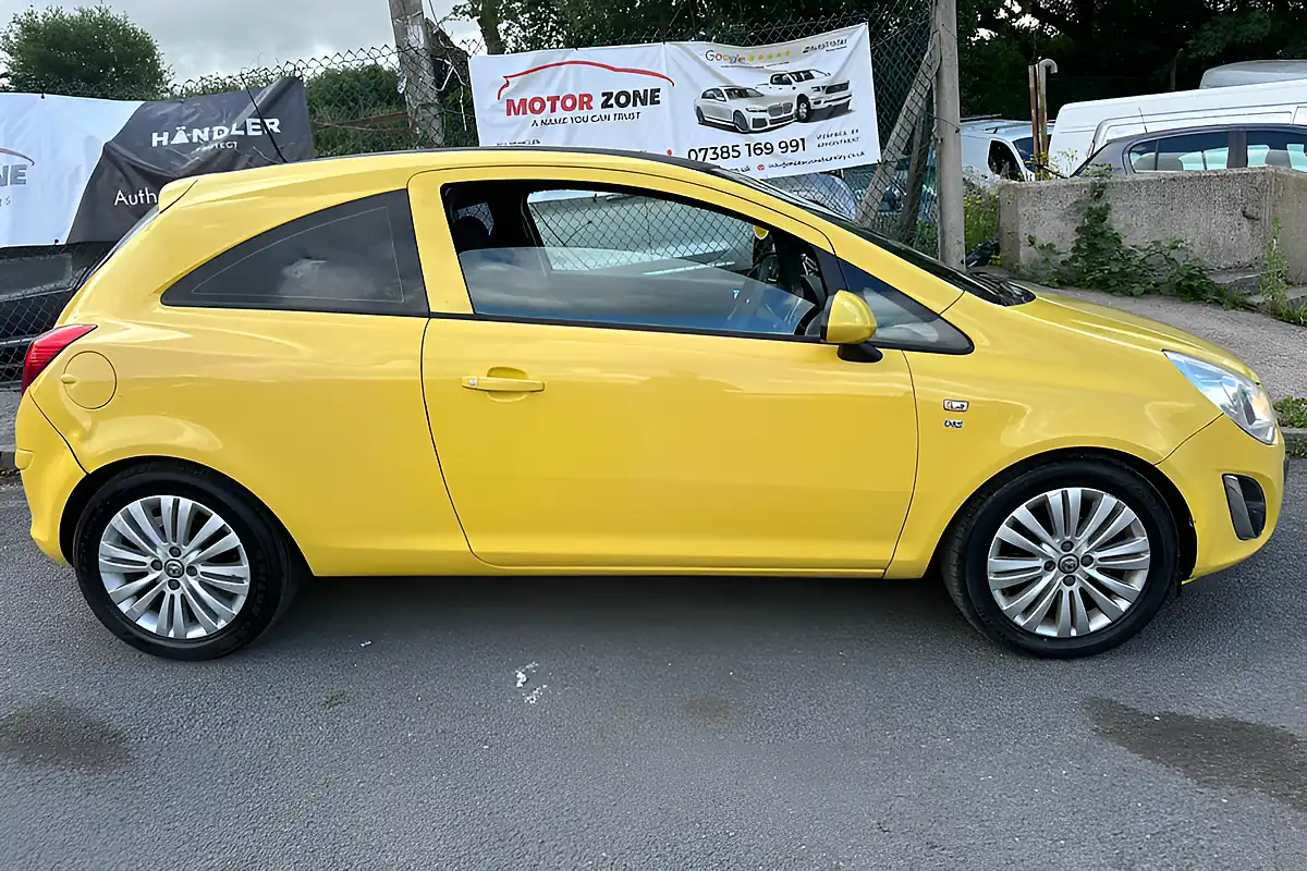 Used 2011 Vauxhall Corsa Excite Yellow - Interior and Exterior details 4