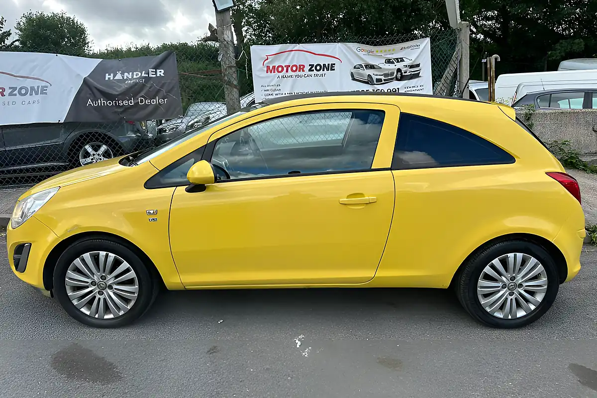 Used 2011 Vauxhall Corsa Excite Yellow - Interior and Exterior details 5