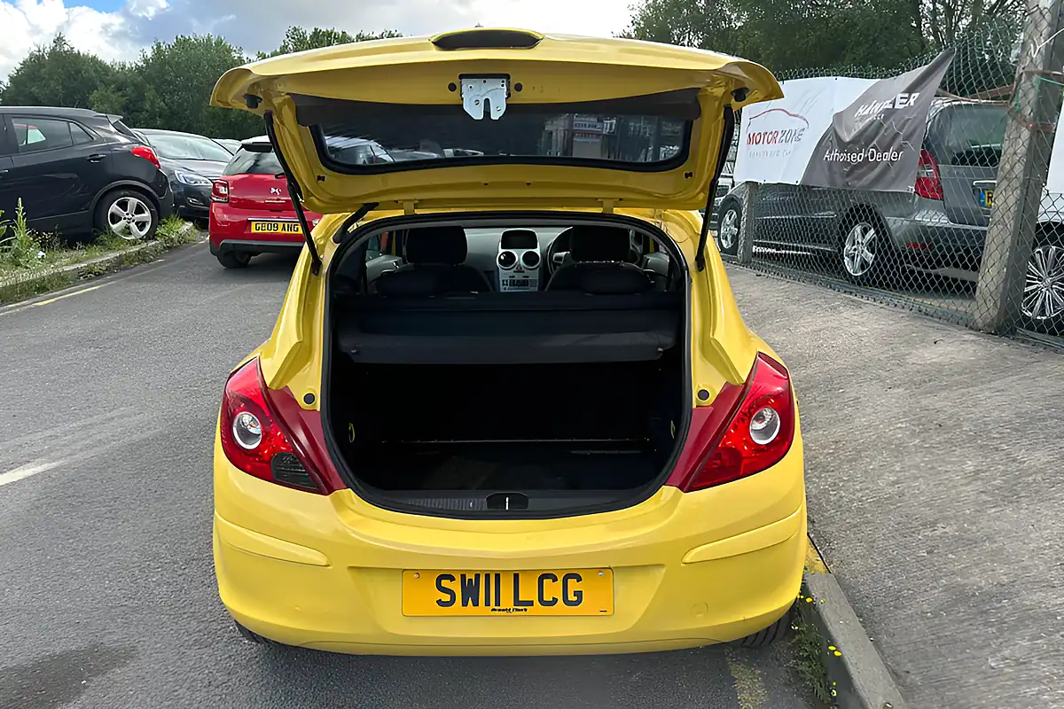 Used 2011 Vauxhall Corsa Excite Yellow - Interior and Exterior details 9
