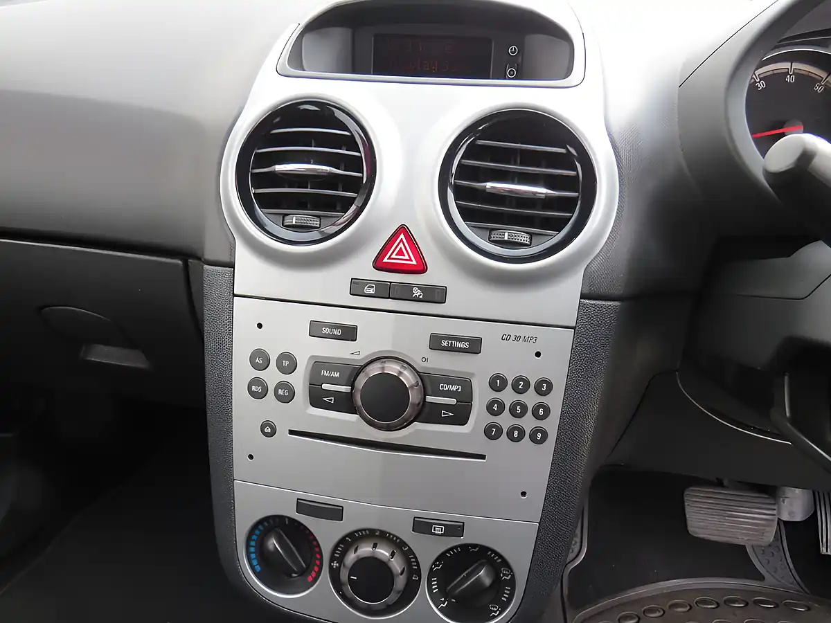 Used 2011 Vauxhall Corsa Exclusiv Red - Interior and Exterior details 12