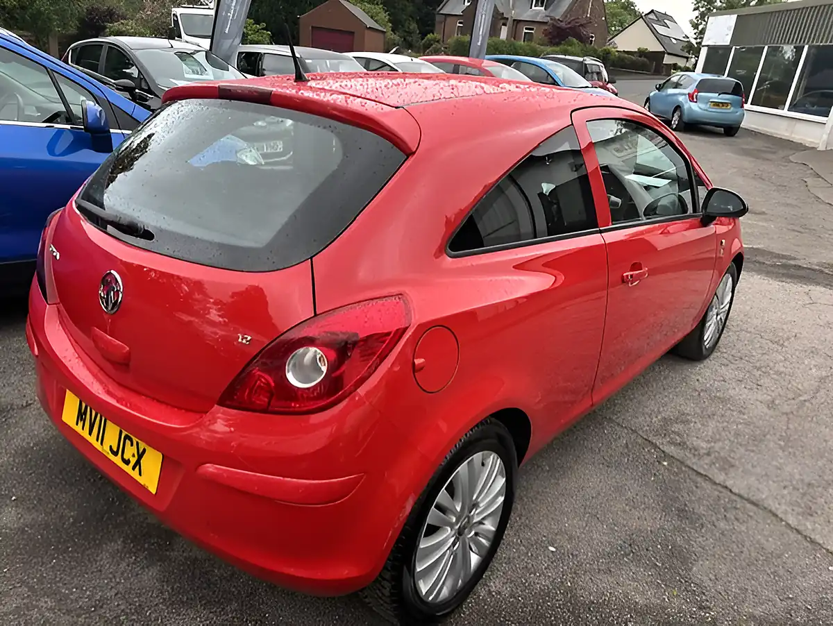Used 2011 Vauxhall Corsa Red - Interior and Exterior details 5