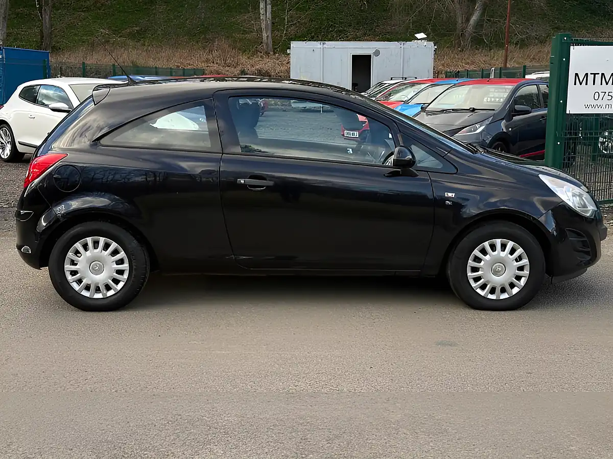 Used 2011 Vauxhall Corsa S Black - Interior and Exterior details 3