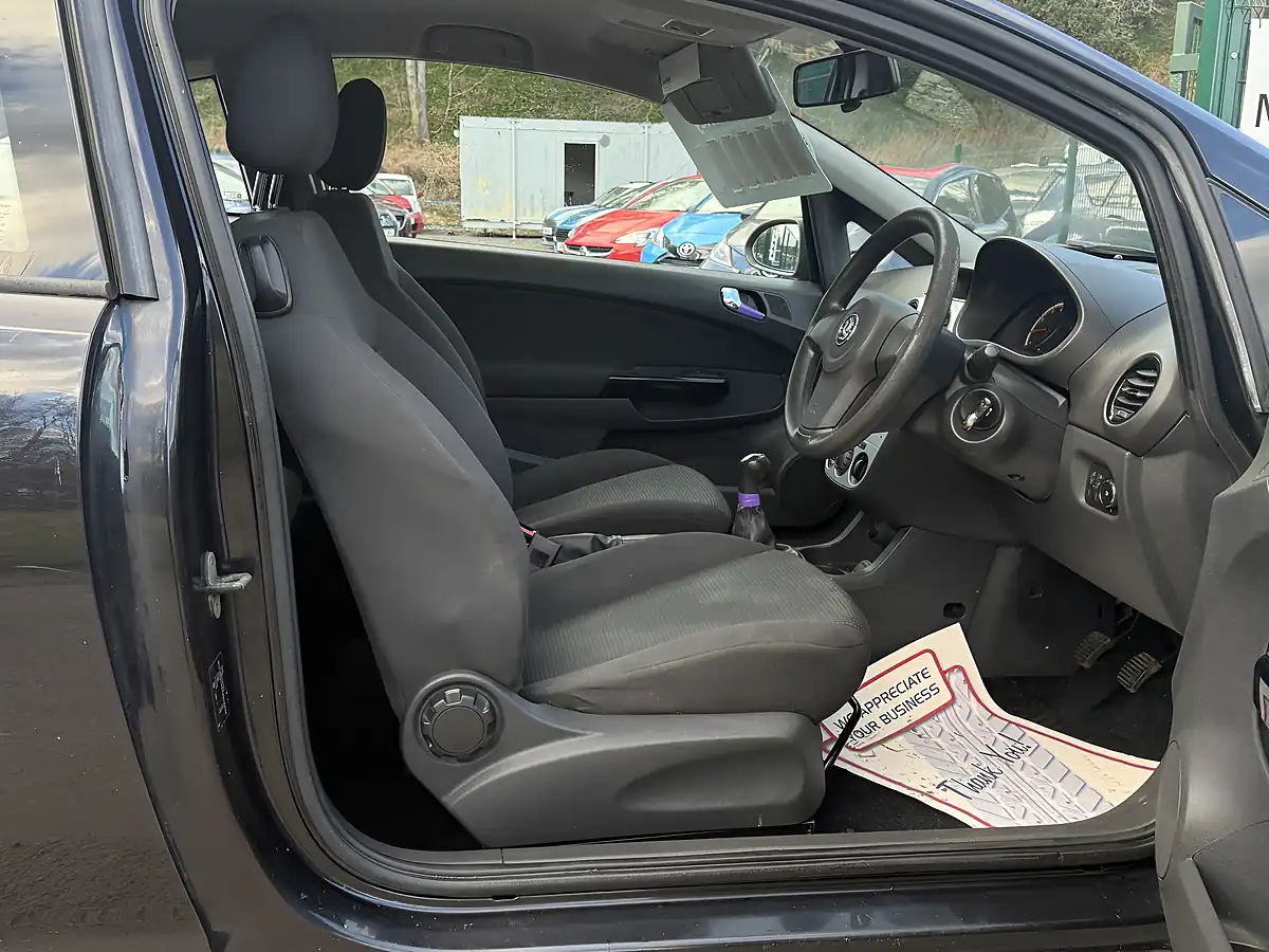 Used 2011 Vauxhall Corsa S Black - Interior and Exterior details 15