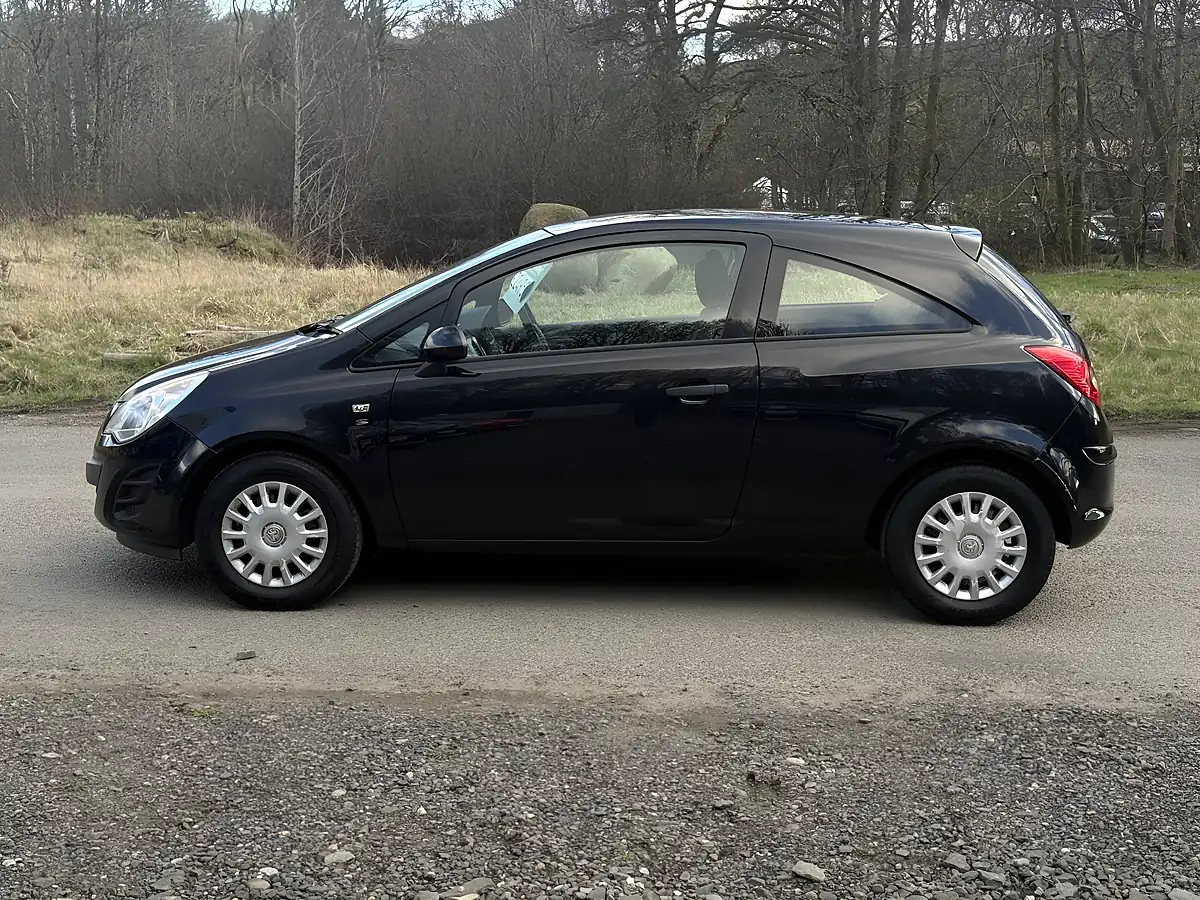 Used 2011 Vauxhall Corsa S Black - Interior and Exterior details 9