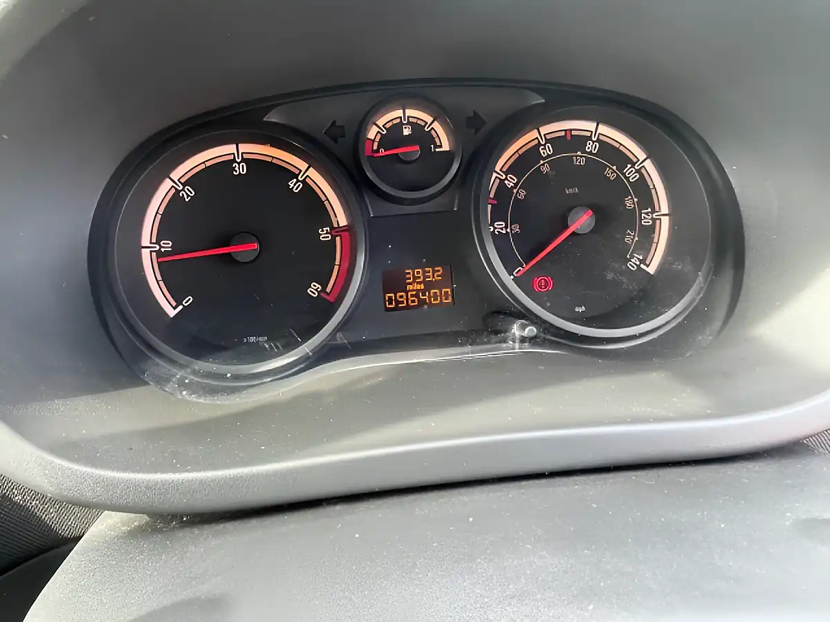 Used 2011 Vauxhall Corsa S Orange - Interior and Exterior details 12
