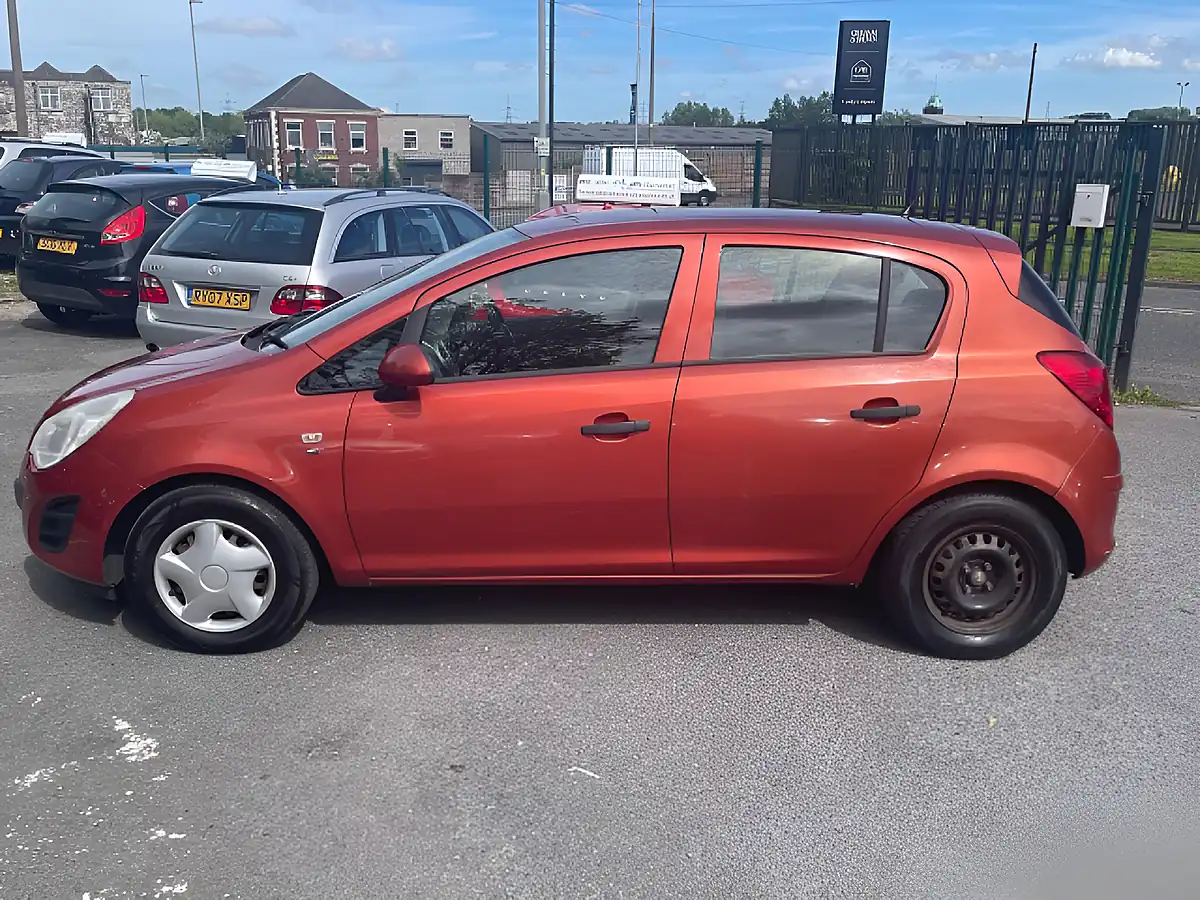 Used 2011 Vauxhall Corsa S Orange - Interior and Exterior details 6