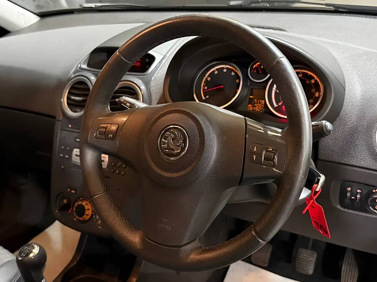 Used 2011 Vauxhall Corsa Se Black - Interior and Exterior details 10