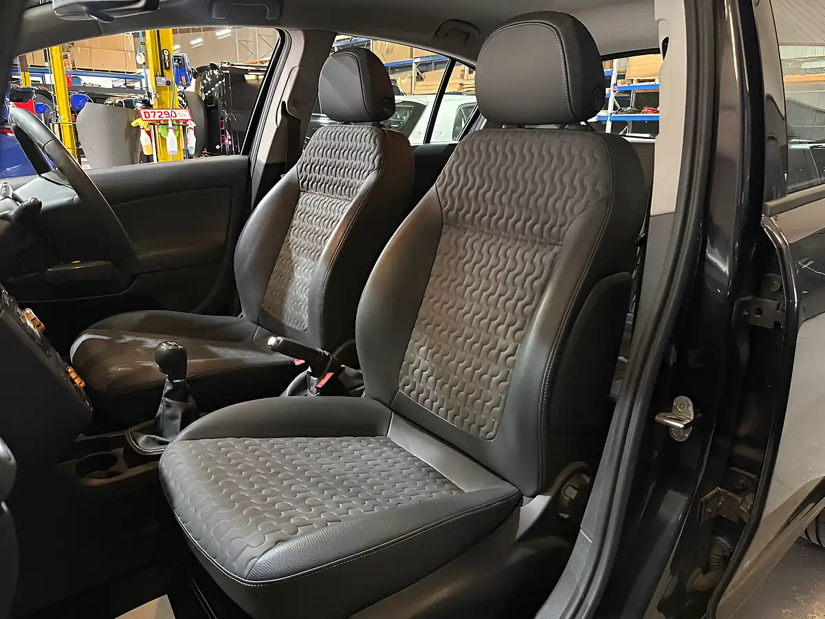 Used 2011 Vauxhall Corsa Se Black - Interior and Exterior details 13