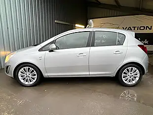 Used 2011 Vauxhall Corsa Se Silver - Interior and Exterior details 12