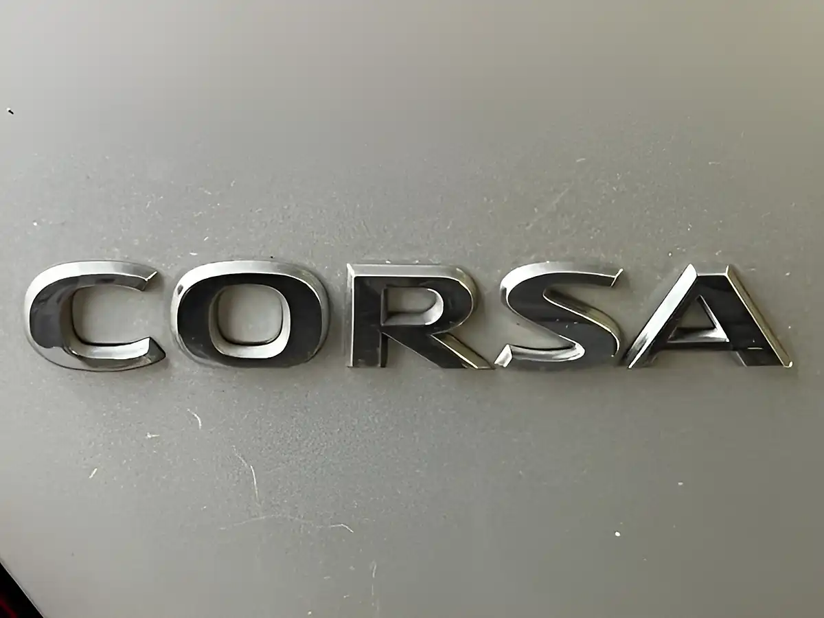 Used 2011 Vauxhall Corsa Se Silver - Interior and Exterior details 13