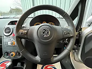 Used 2011 Vauxhall Corsa Se Silver - Interior and Exterior details 15