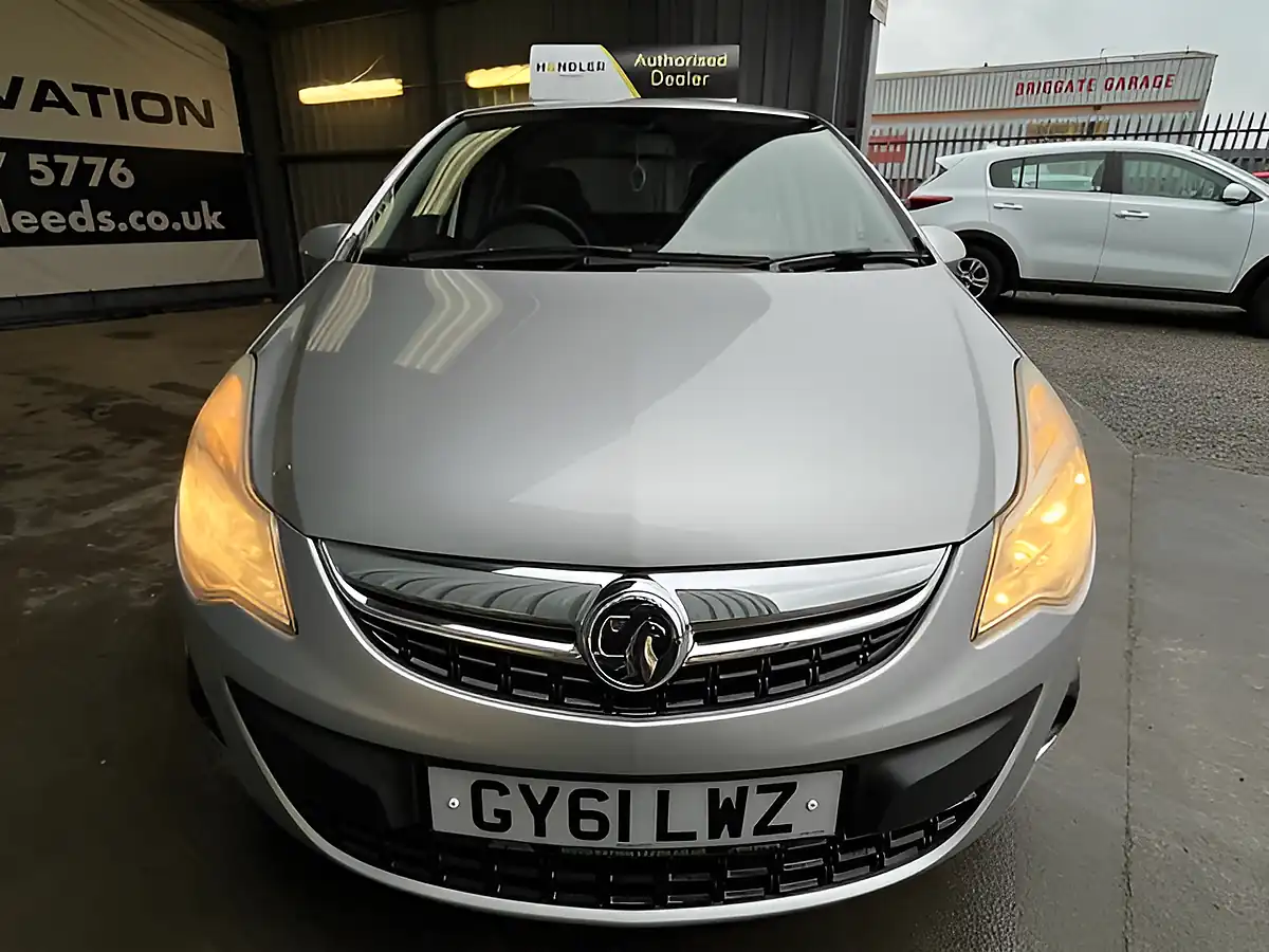 Used 2011 Vauxhall Corsa Se Silver - Interior and Exterior details 17