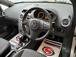 Used 2011 Vauxhall Corsa Se Silver - Interior and Exterior details 5