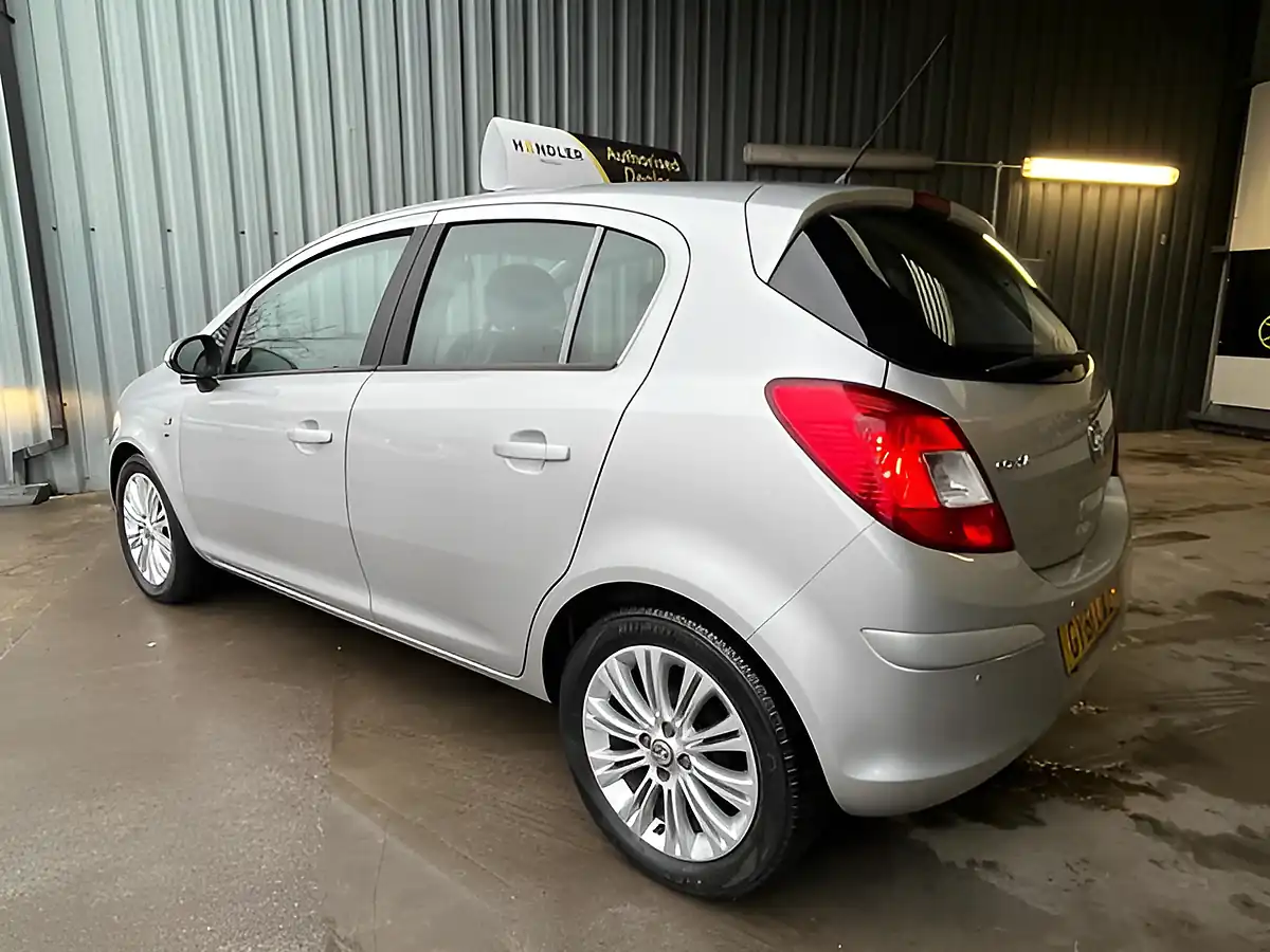 Used 2011 Vauxhall Corsa Se Silver - Interior and Exterior details 6