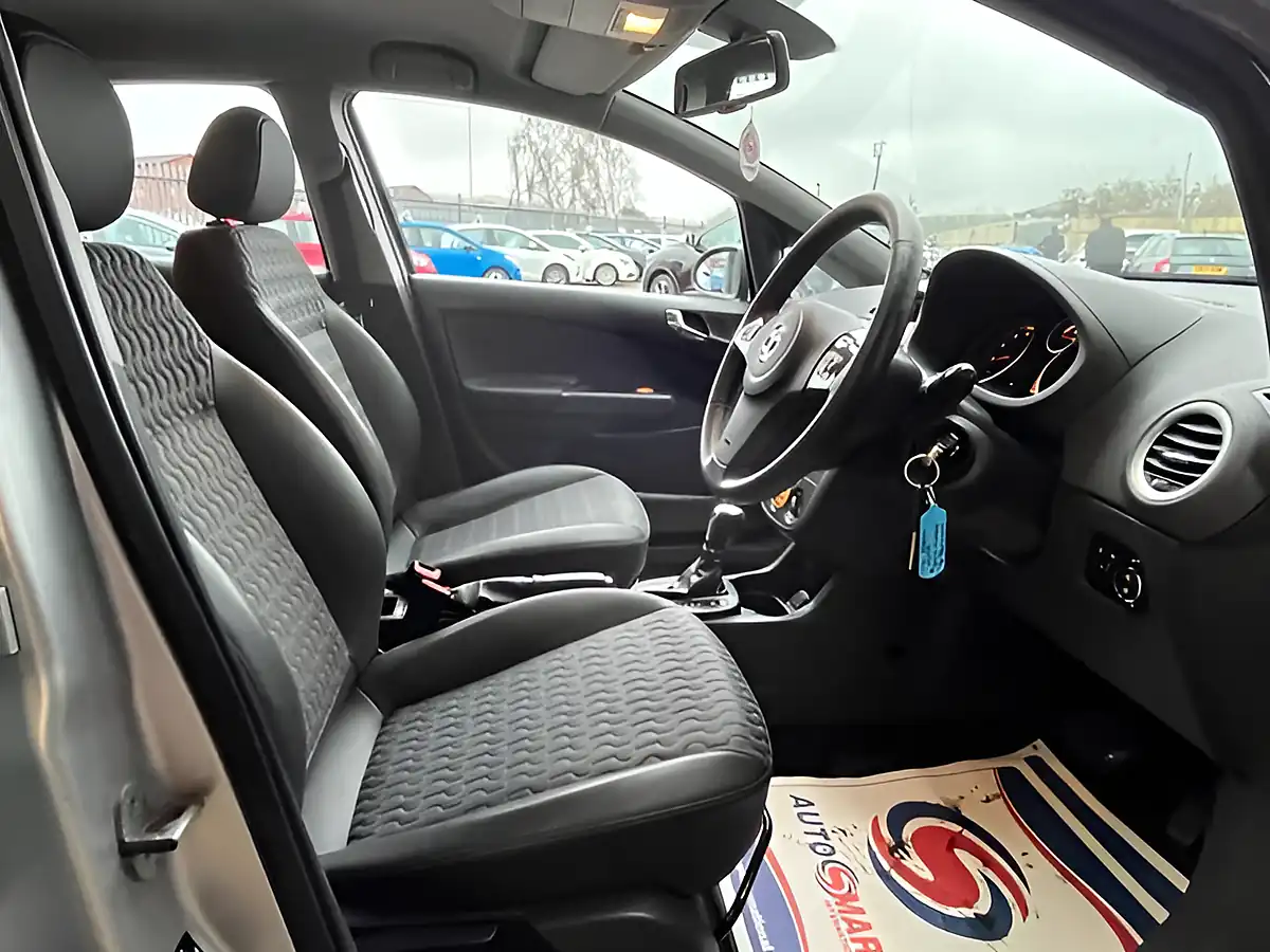 Used 2011 Vauxhall Corsa Se Silver - Interior and Exterior details 9