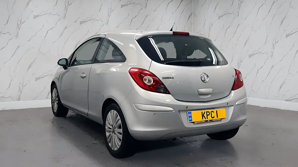 Used 2011 Vauxhall Corsa Se Silver - Interior and Exterior details 3