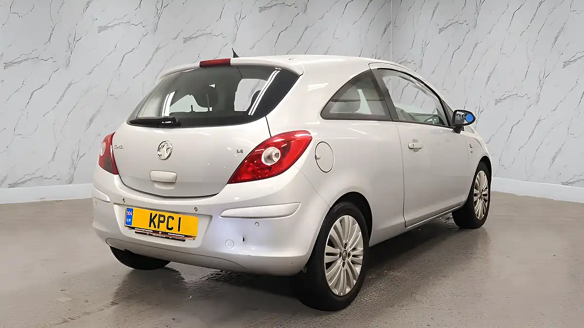 Used 2011 Vauxhall Corsa Se Silver - Interior and Exterior details 4